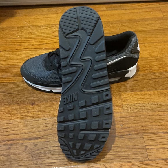 Nike Air Max. Men’s size 11 - Picture 3 of 3